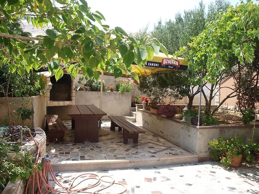 Apartments Ivita Pag Town 0*,