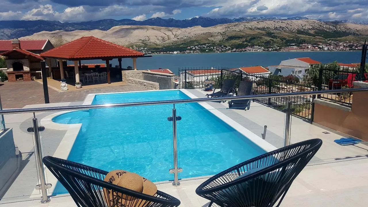 Apartments Ivita Pag Town